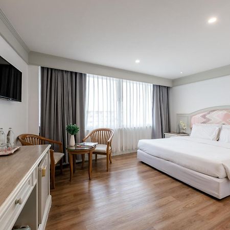 Dhevaraj Hotel Нан Екстер'єр фото