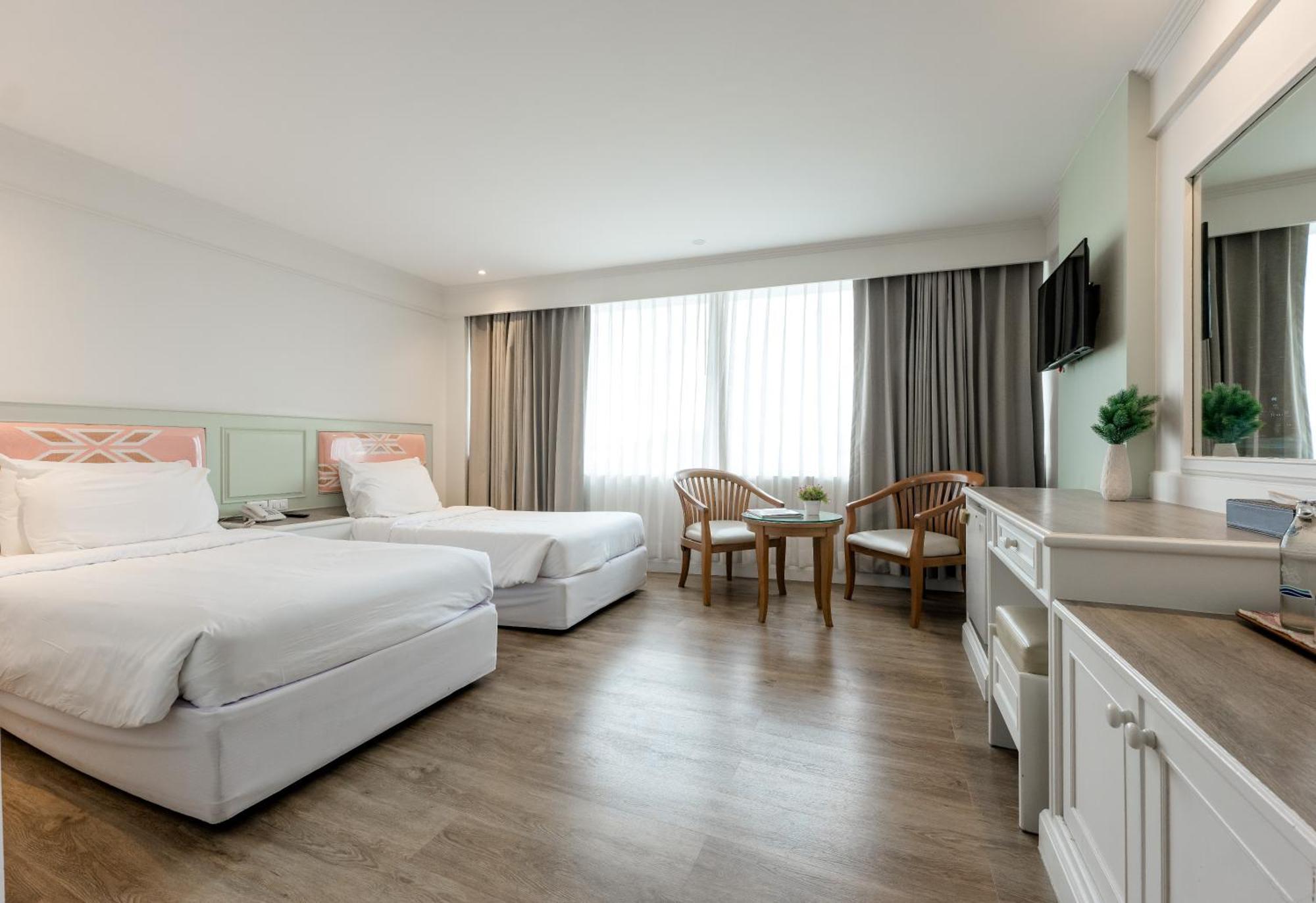 Dhevaraj Hotel Нан Екстер'єр фото